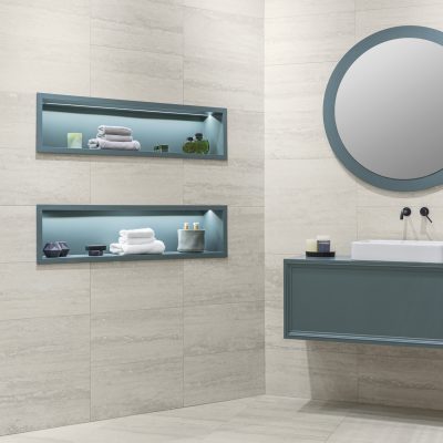 Cersaie22-Pure-Travertine-Grey-WC-amb