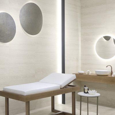 Cersaie22-Pure-Travertine-Ivory-Spa-amb01