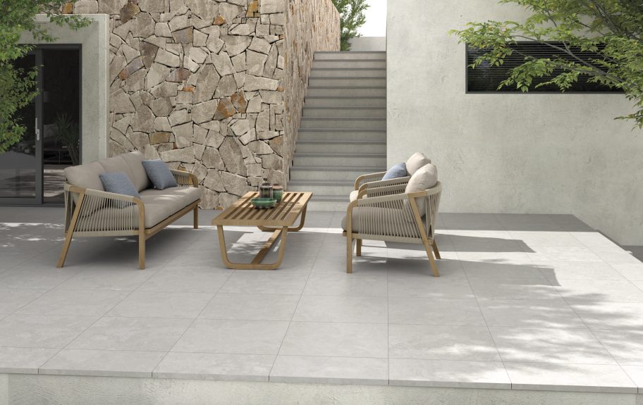 Aurea-Light-Grey-Exterior-amb-P6215R